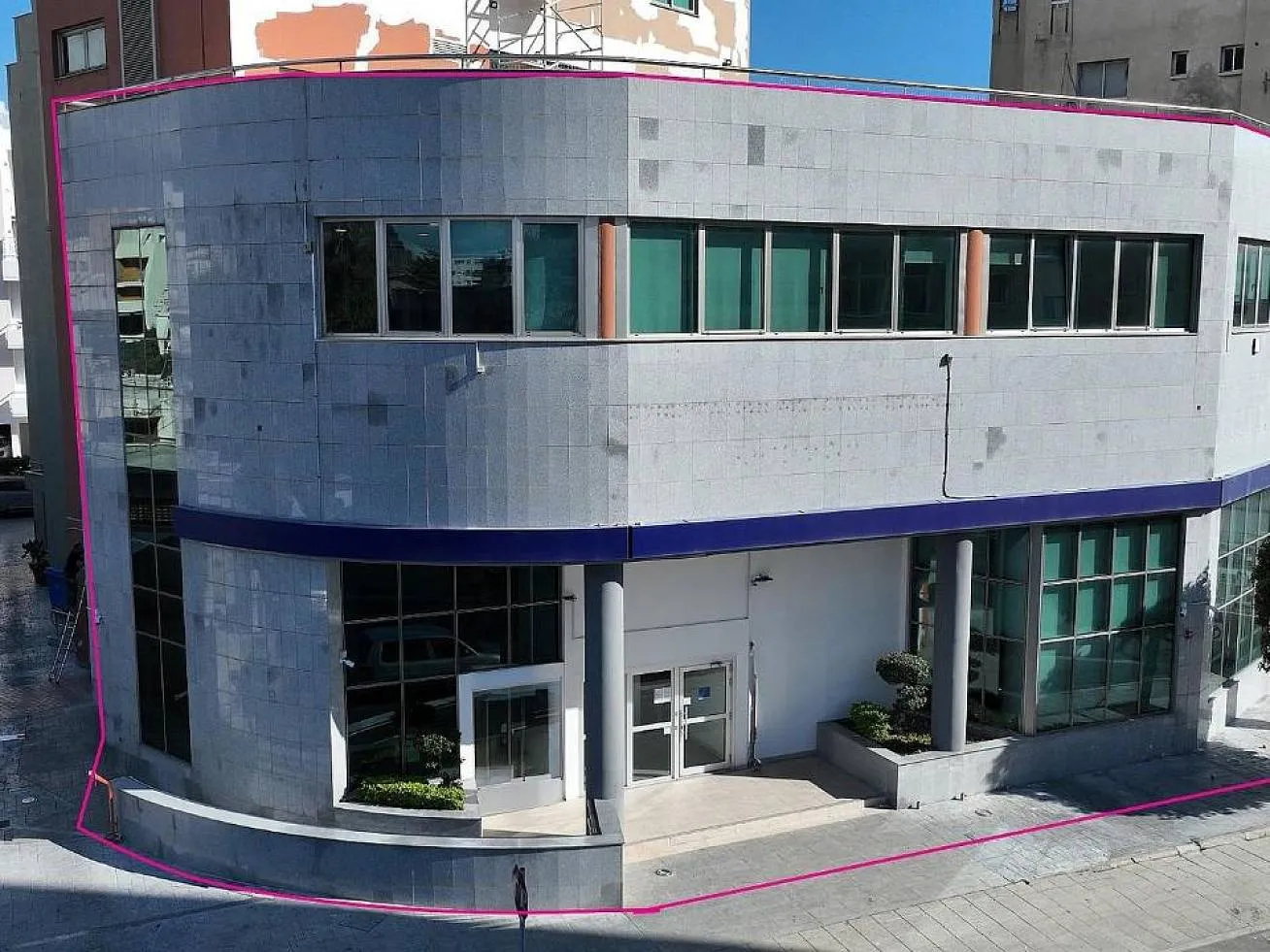 Commercial building in Famagusta № 152099 1