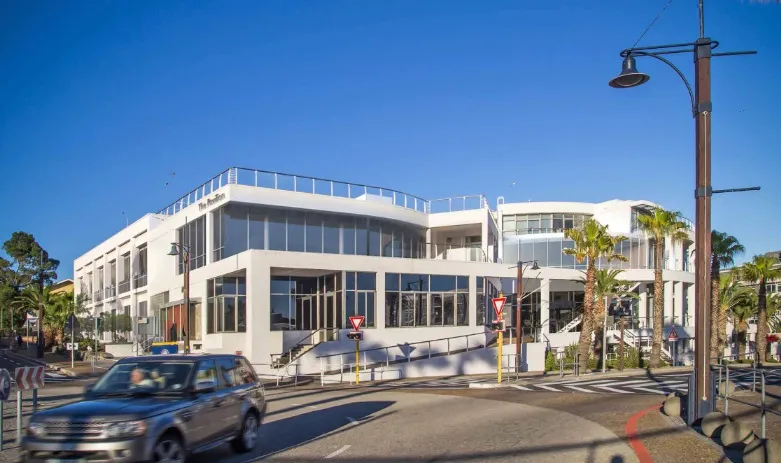 Commercial building in Famagusta № 152873 1