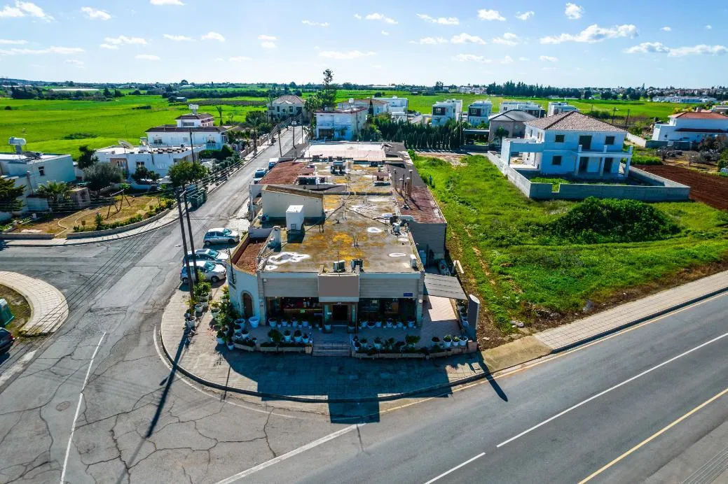 Commercial building in Famagusta № 172801 6