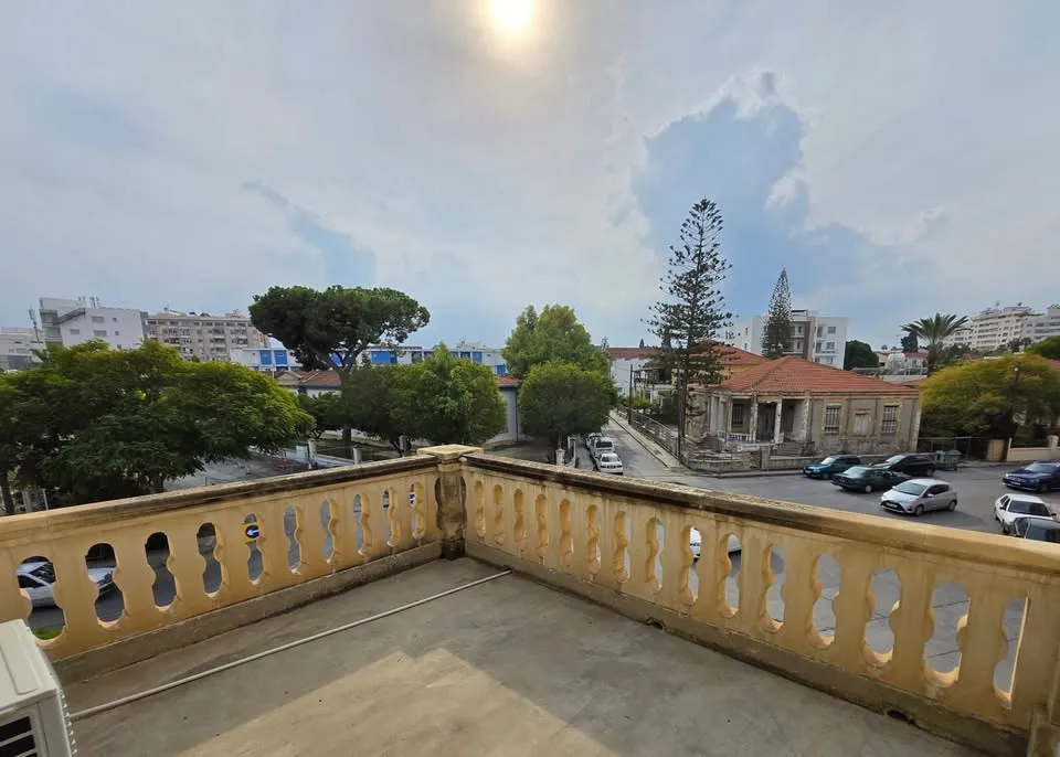 Residential building in Larnaca № 195623 2
