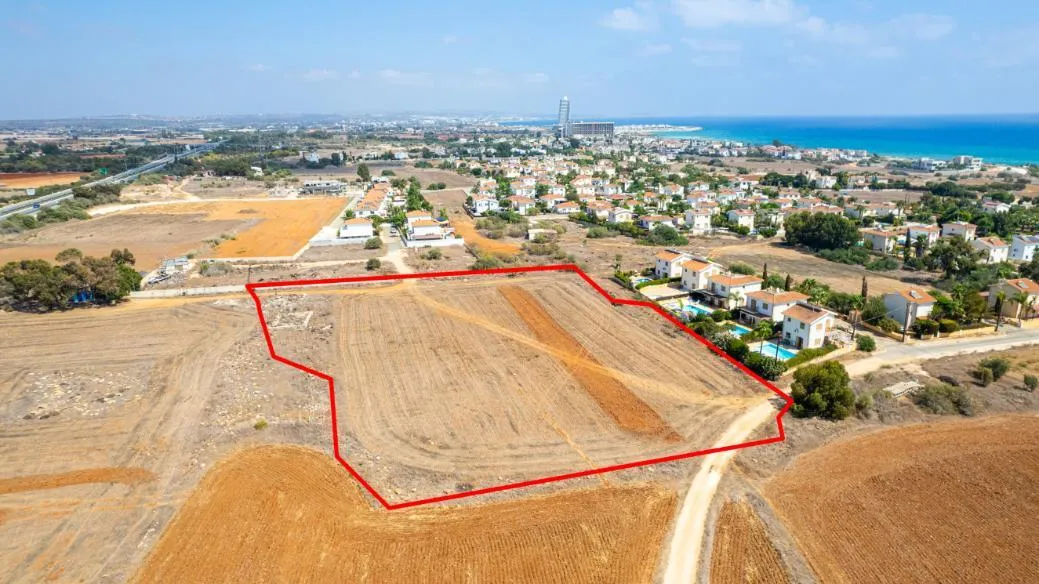 Land in Famagusta № 207648 2