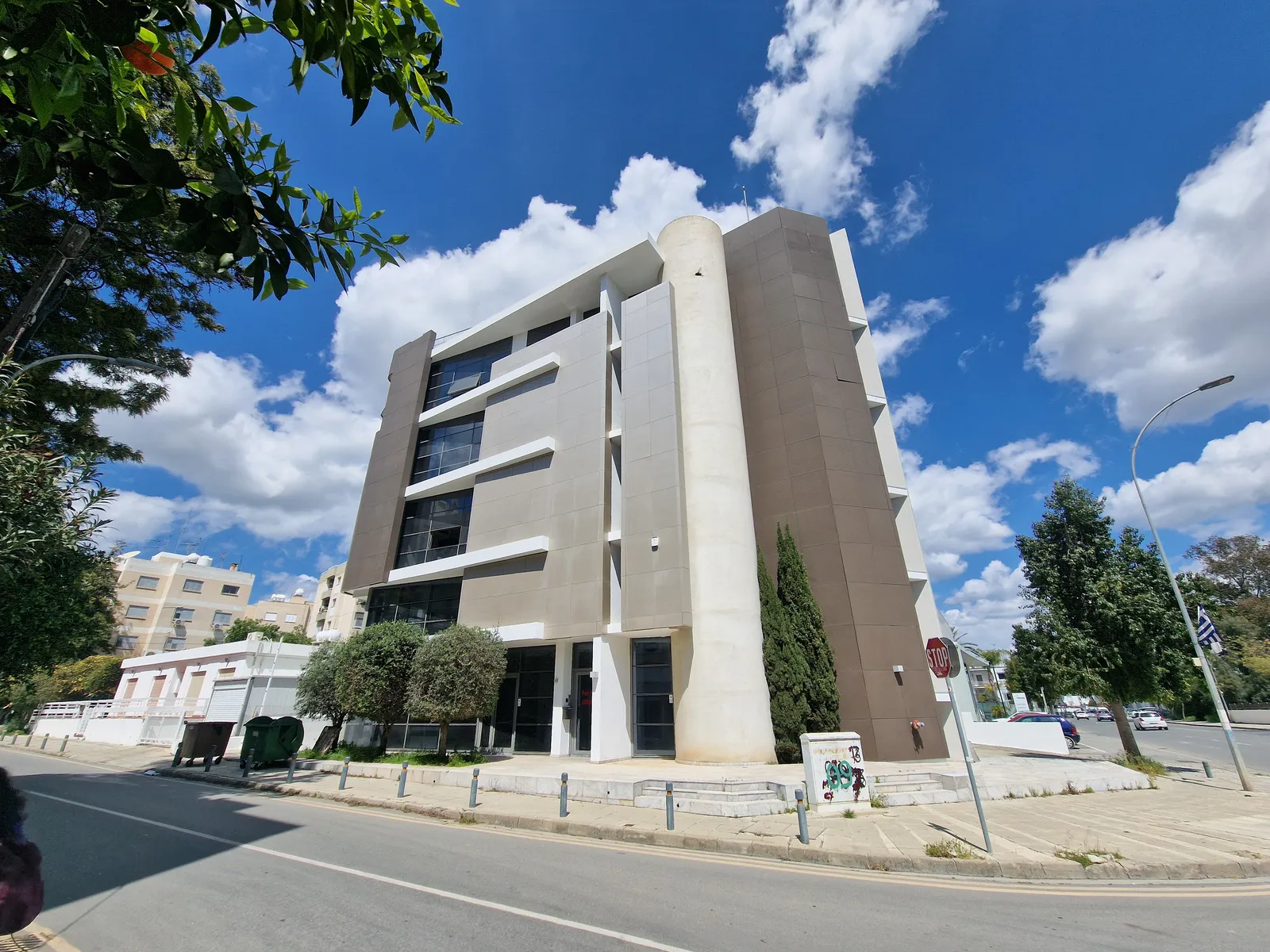 Commercial building in Nicosia № 211331 1
