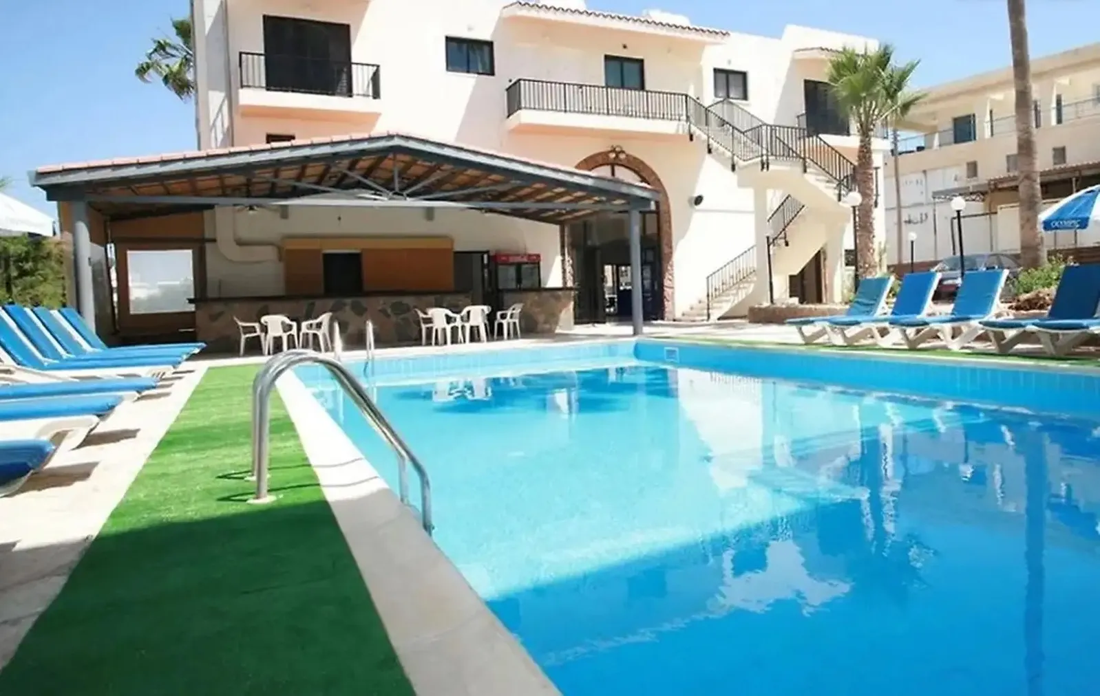 Residential building in Paphos № 211875 1