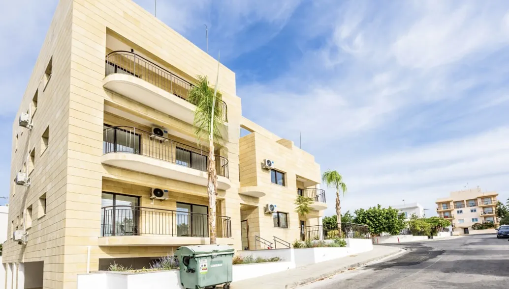 Residential building in Nicosia № 212158 1