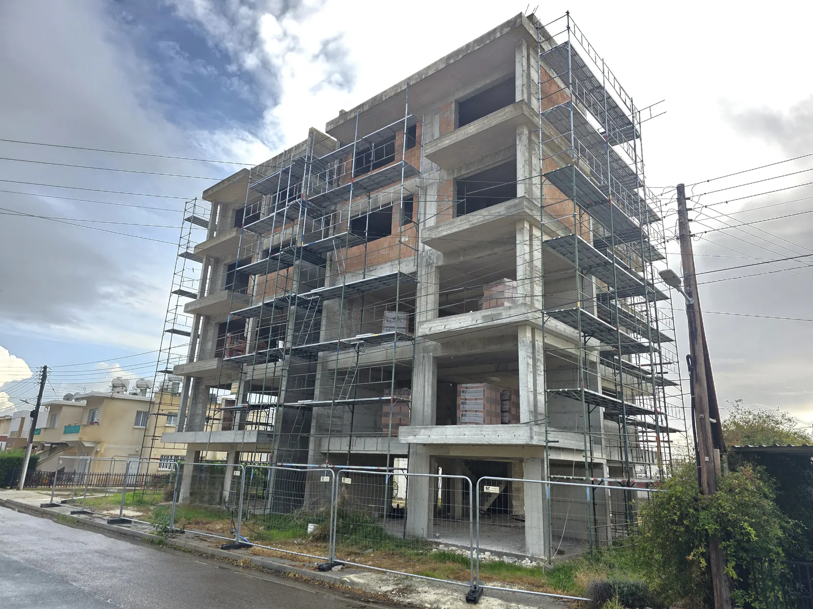 New residential building in Paphos № 214871 1