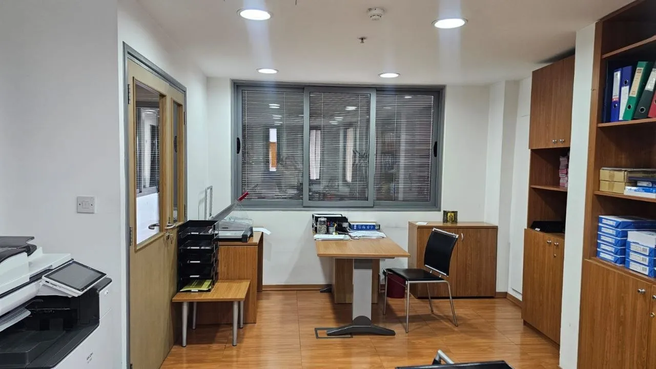 Commercial building in Nicosia № 215748 2