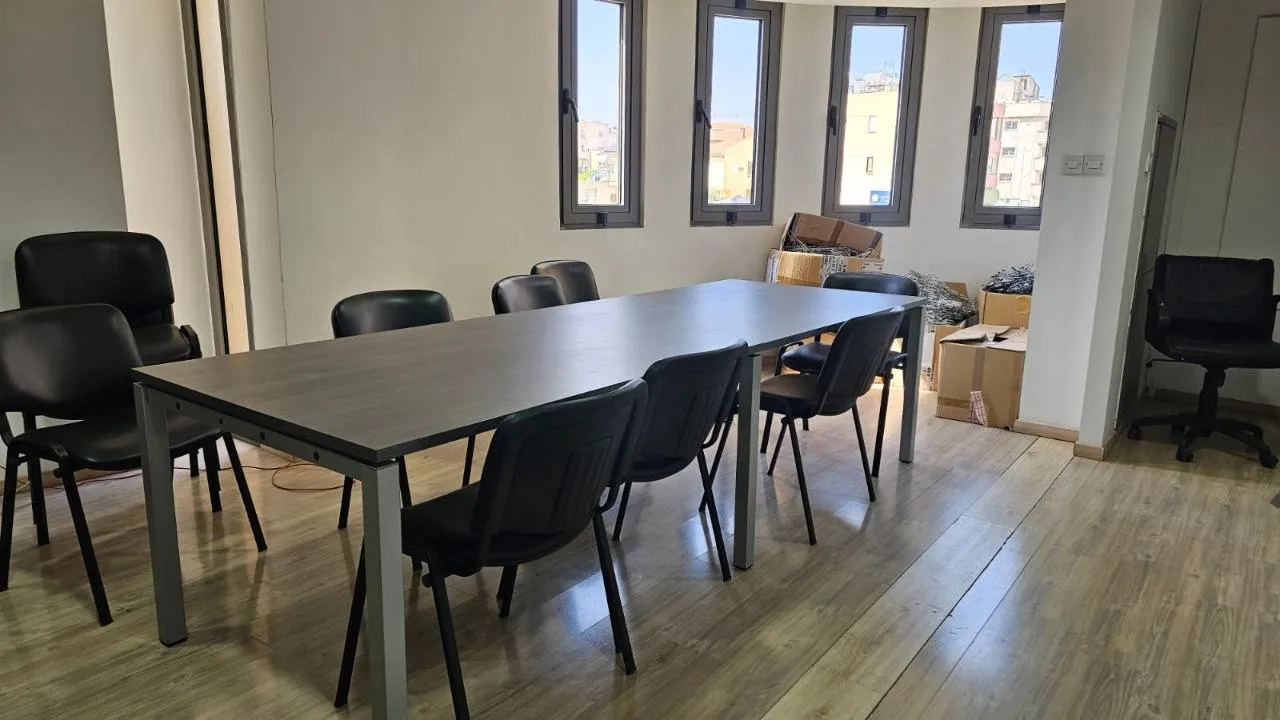 Commercial building in Nicosia № 215748 3
