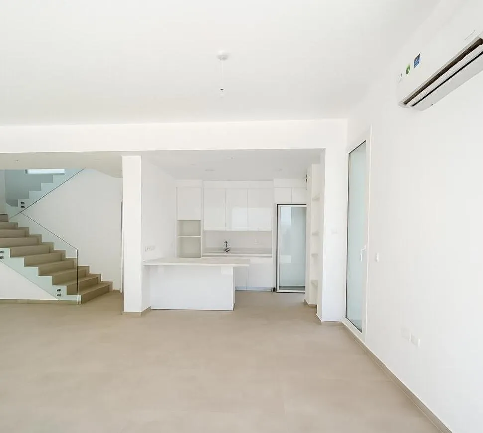 New 3-bedroom villa in Famagusta № 216420 3