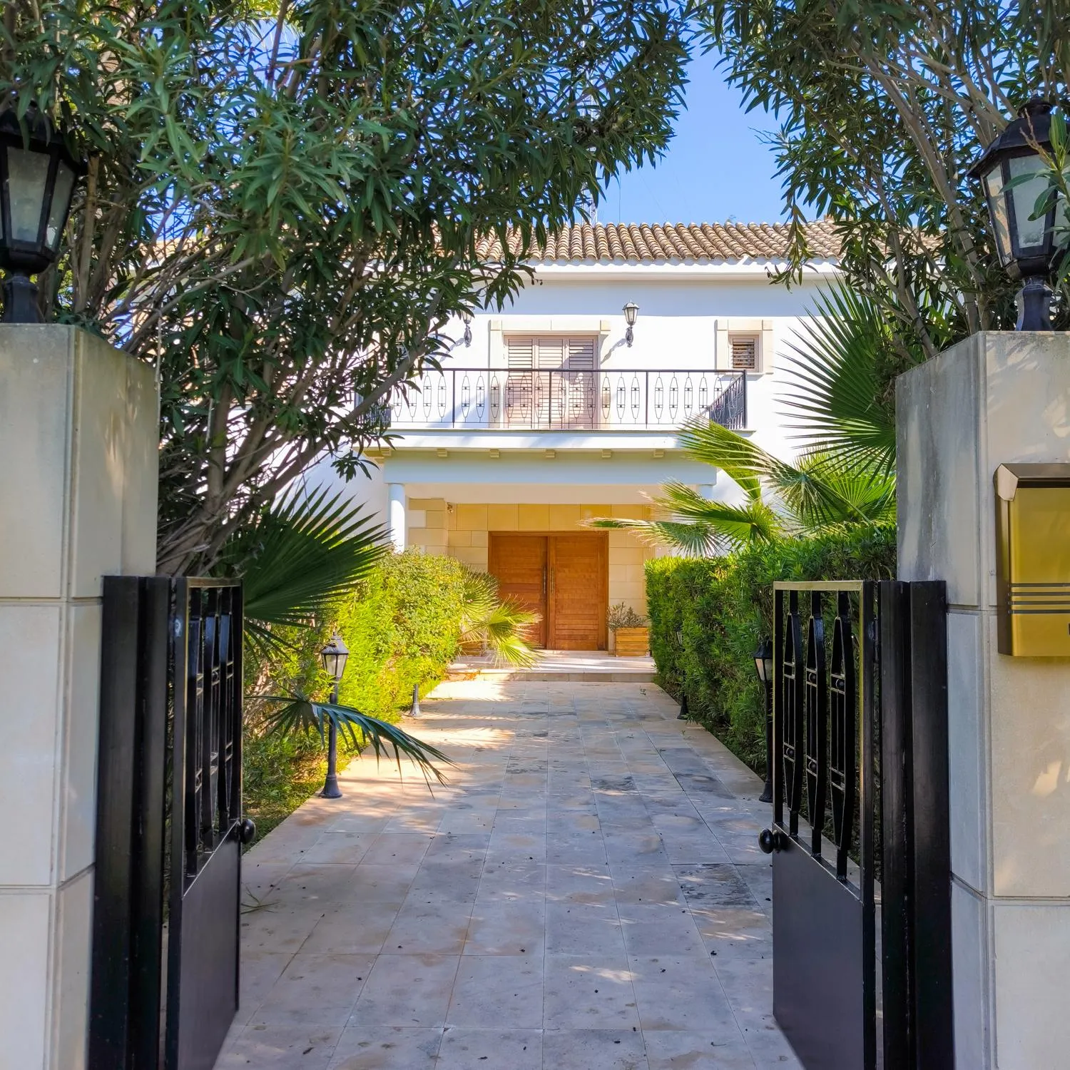 5-bedroom villa in Larnaca № 217540 1