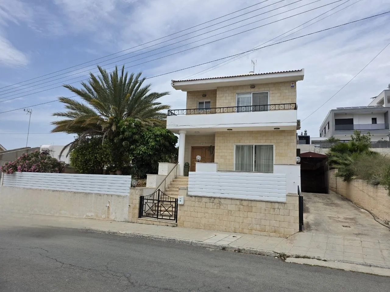 4-bedroom villa in Limassol № 218499 1