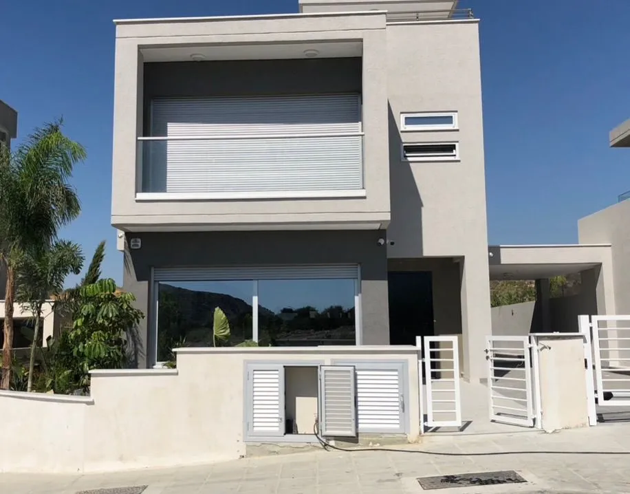 New 3-bedroom villa in Limassol № 218627 1