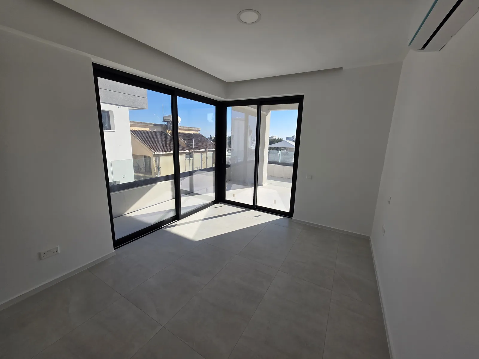 New 2-bedroom apartment in Limassol № 219528 2
