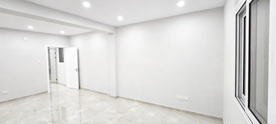 Commercial building in Larnaca № 226877 11