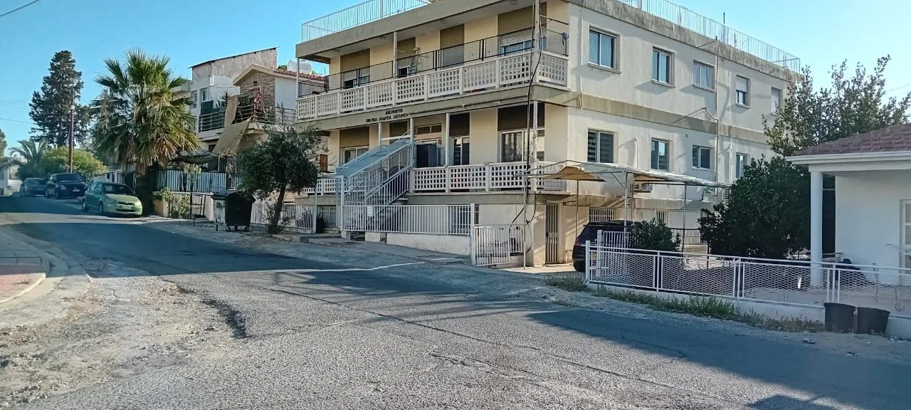 Residential building in Nicosia № 236598 1
