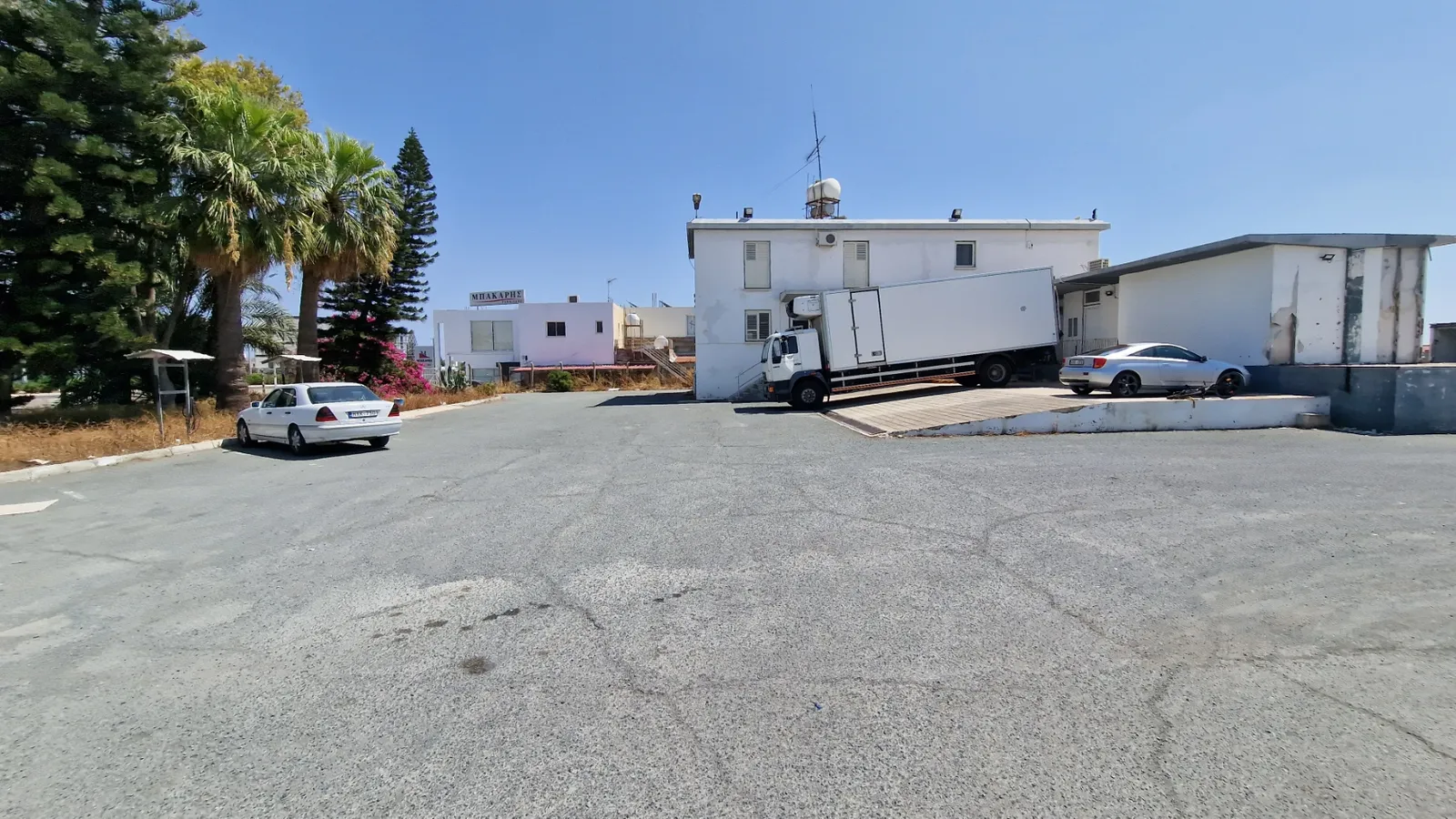 Commercial building in Larnaca № 237221 2