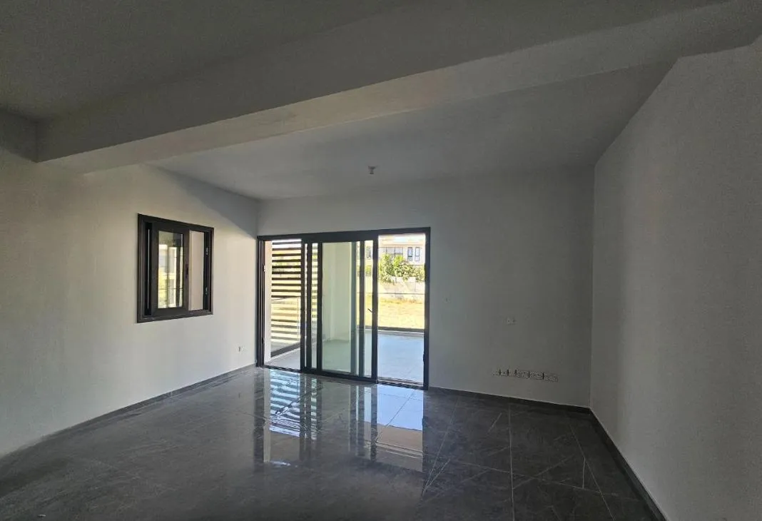 Residential building in Larnaca № 238971 2