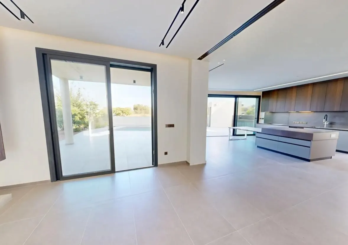 5-bedroom villa in Nicosia № 239209 3