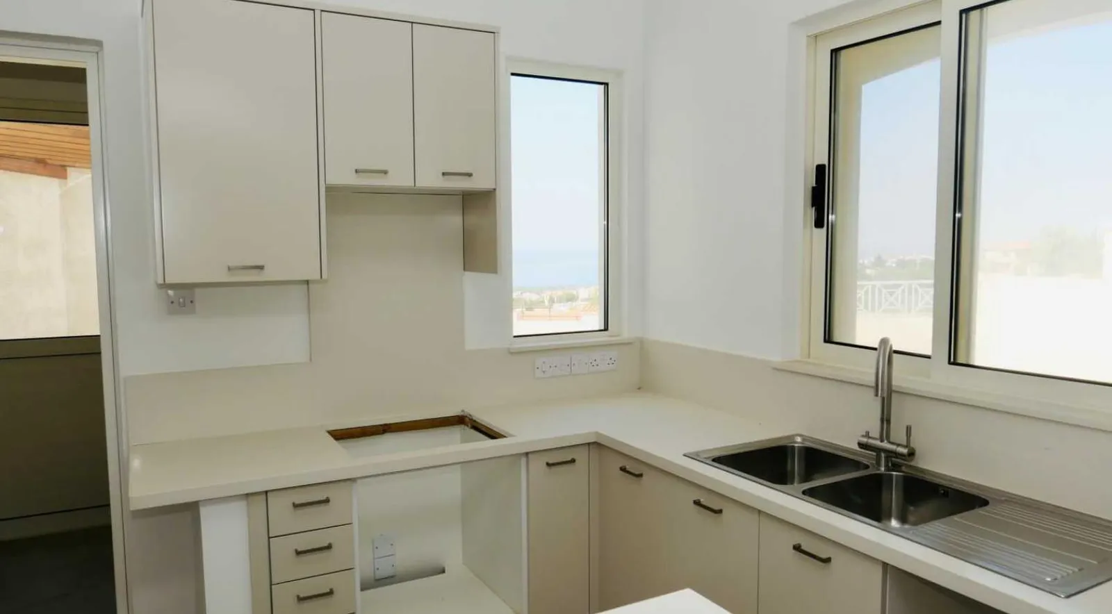 New 3-bedroom villa in Paphos № 239471 2