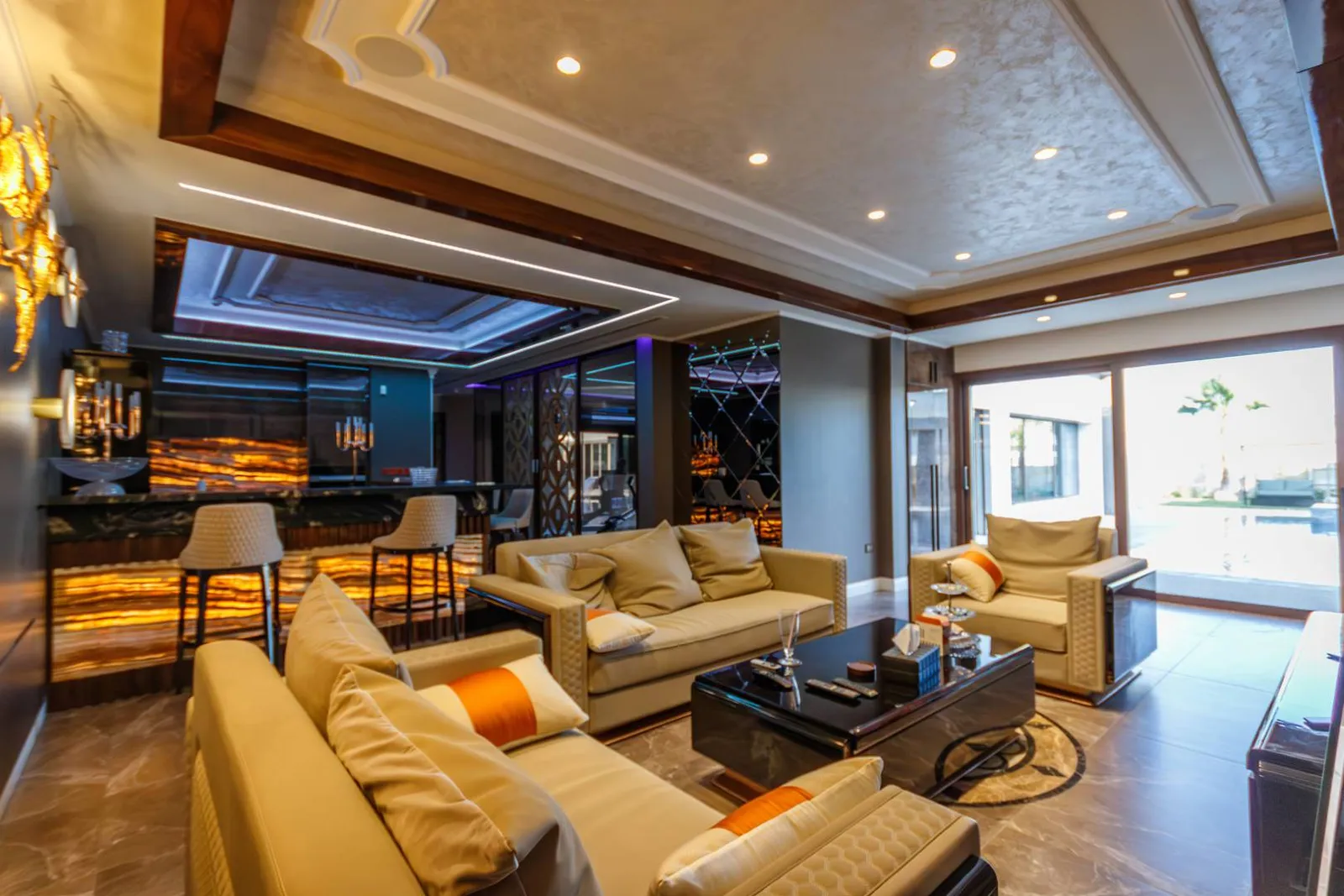 6-bedroom villa in Limassol № 239547 3