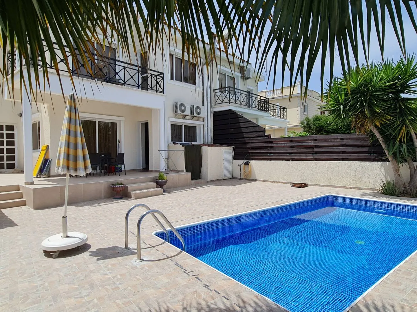 3-bedroom villa in Limassol № 239680 1
