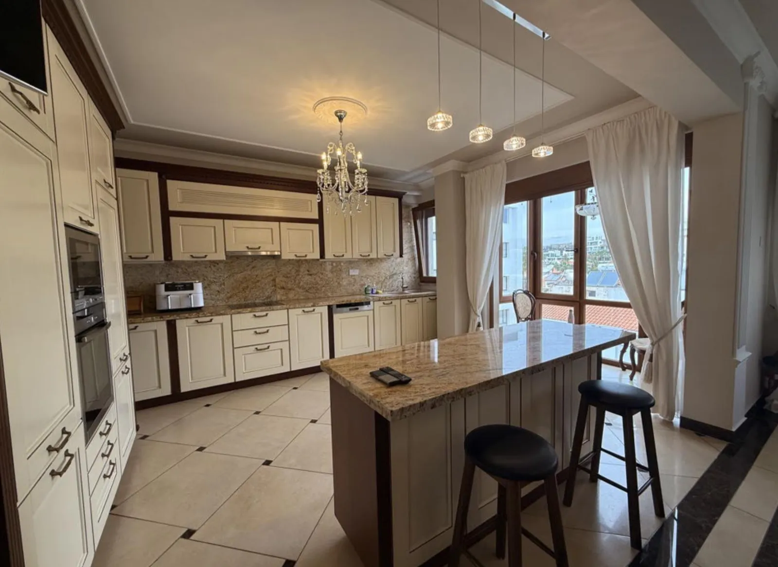 3-bedroom penthouse in Limassol № 239753 3