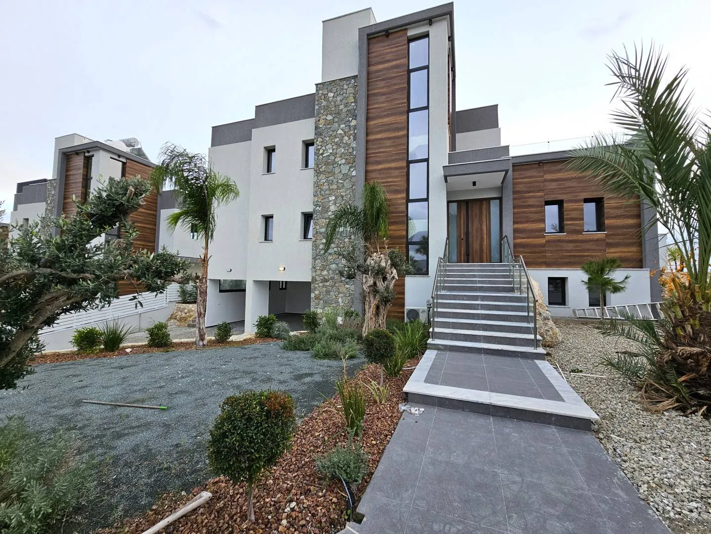 New 5-bedroom villa in Limassol № 239757 2