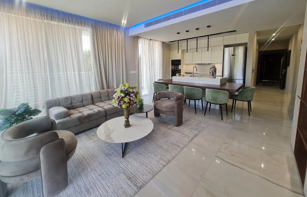 New 3-bedroom apartment in Nicosia № 239850 2