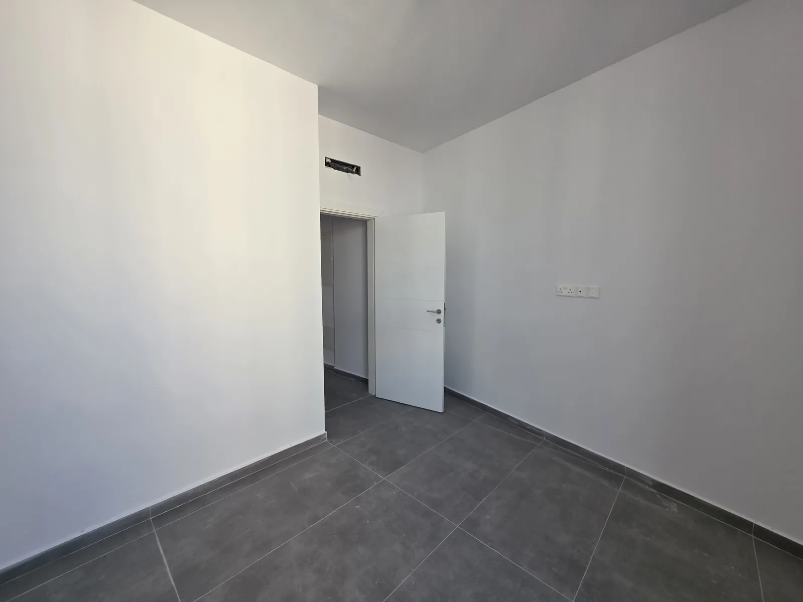 New 2-bedroom flat in Larnaca № 239952 3