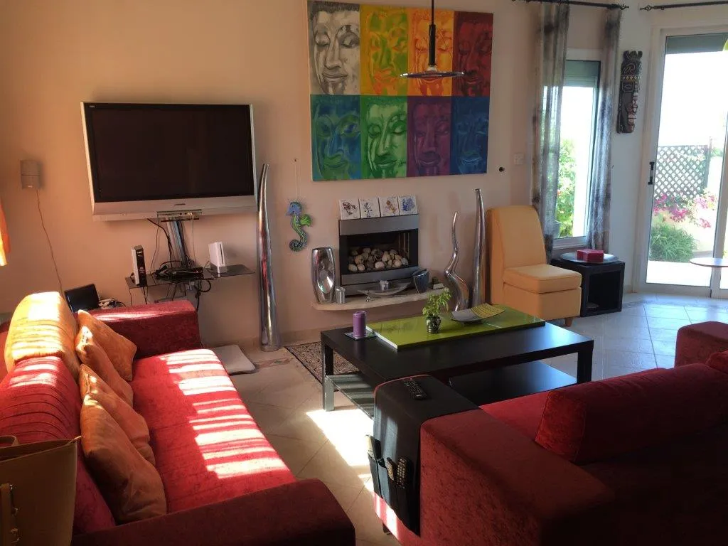 4-bedroom villa in Limassol № 240040 2