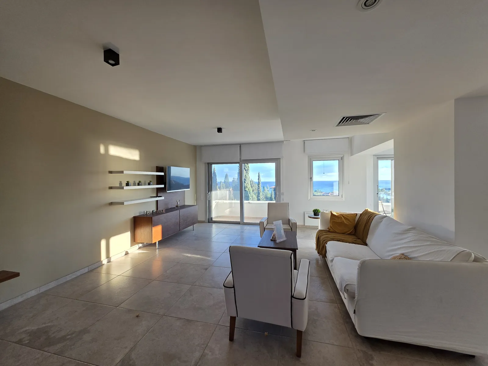 1-bedroom apartment in Limassol № 240066 3
