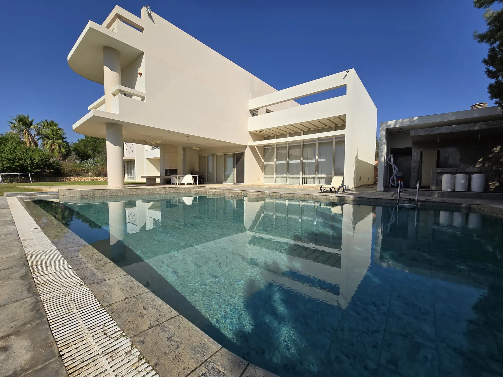 5-bedroom villa in Nicosia № 240261 1