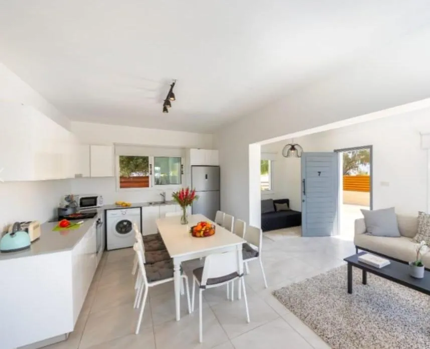 New 4-bedroom villa in Famagusta № 240302 14