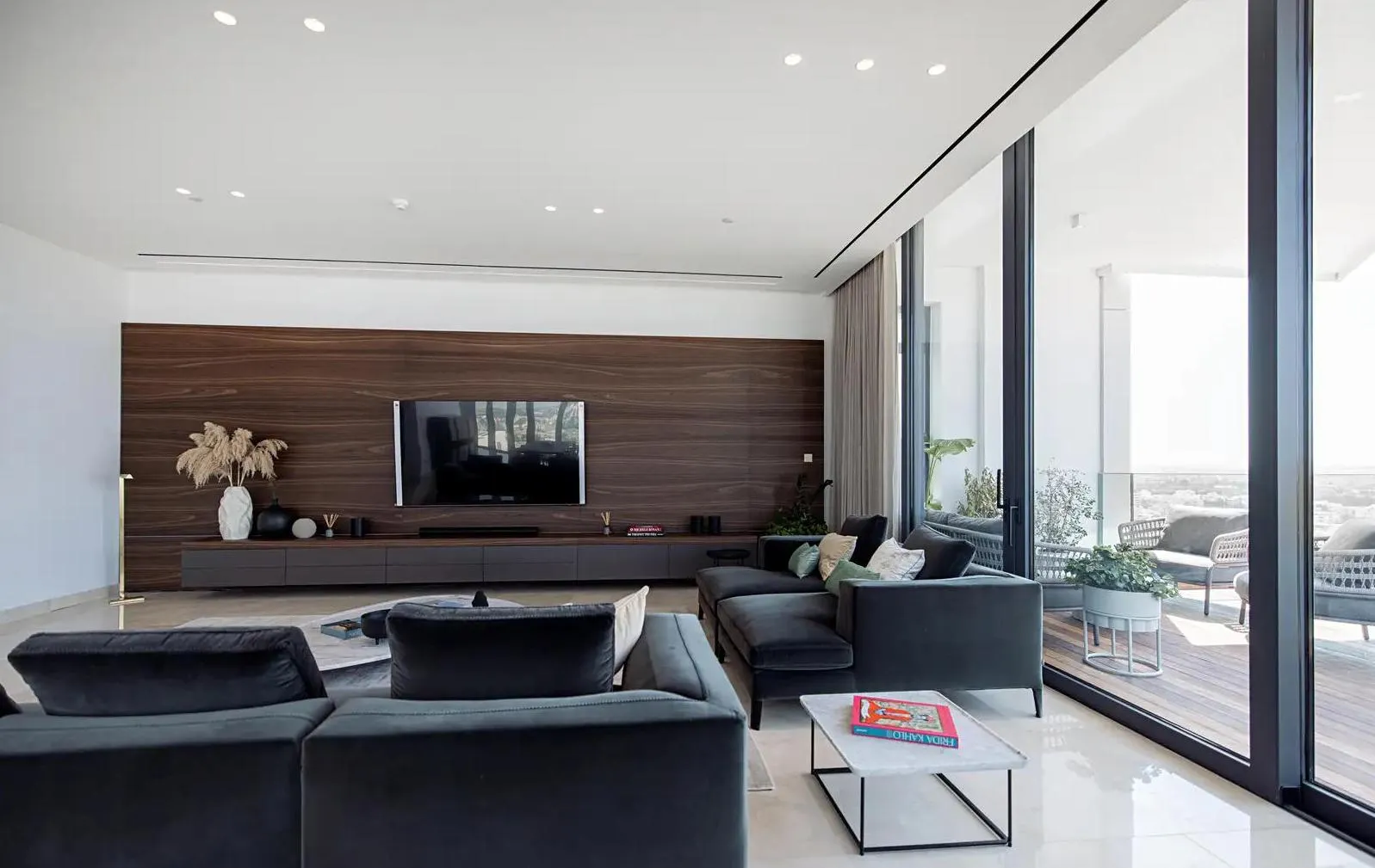 New 4-bedroom penthouse in Nicosia № 240445 5