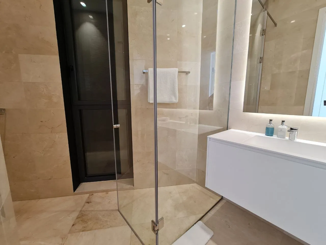 New 4-bedroom penthouse in Nicosia № 240445 15