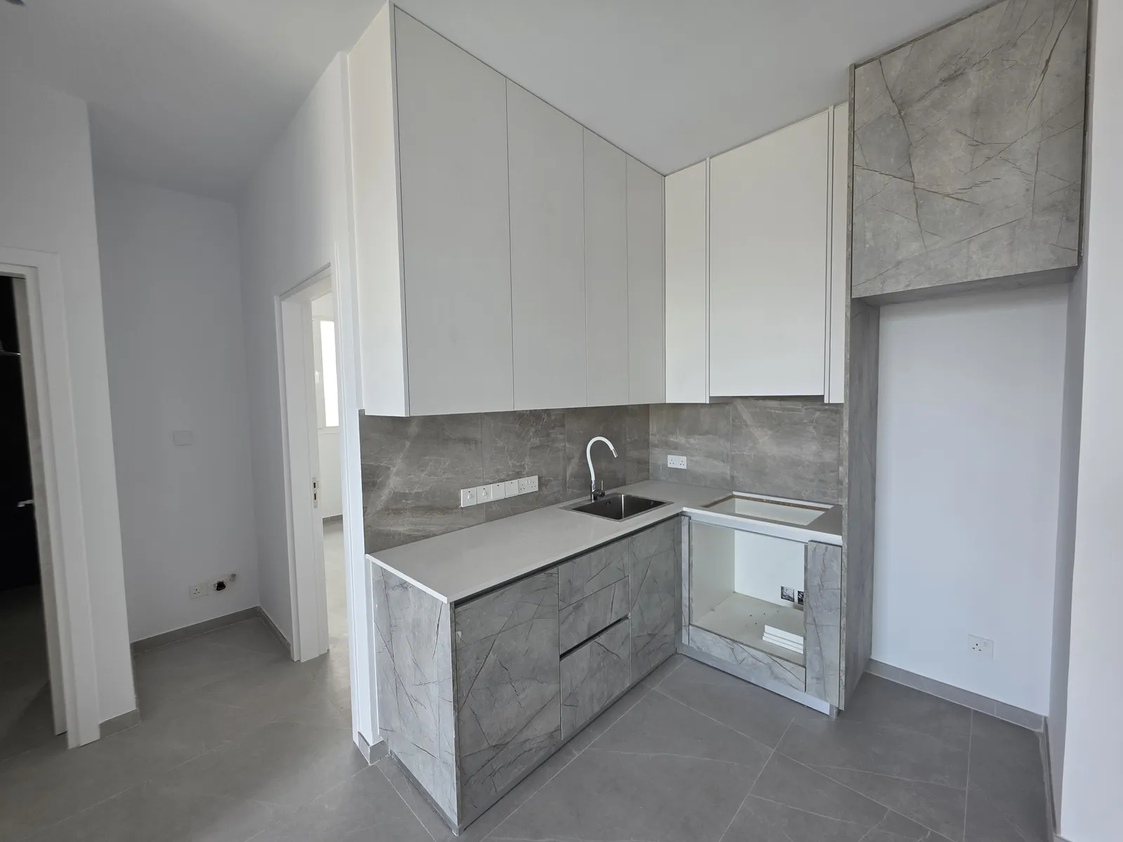 New 2-bedroom penthouse in Larnaca № 240615 3