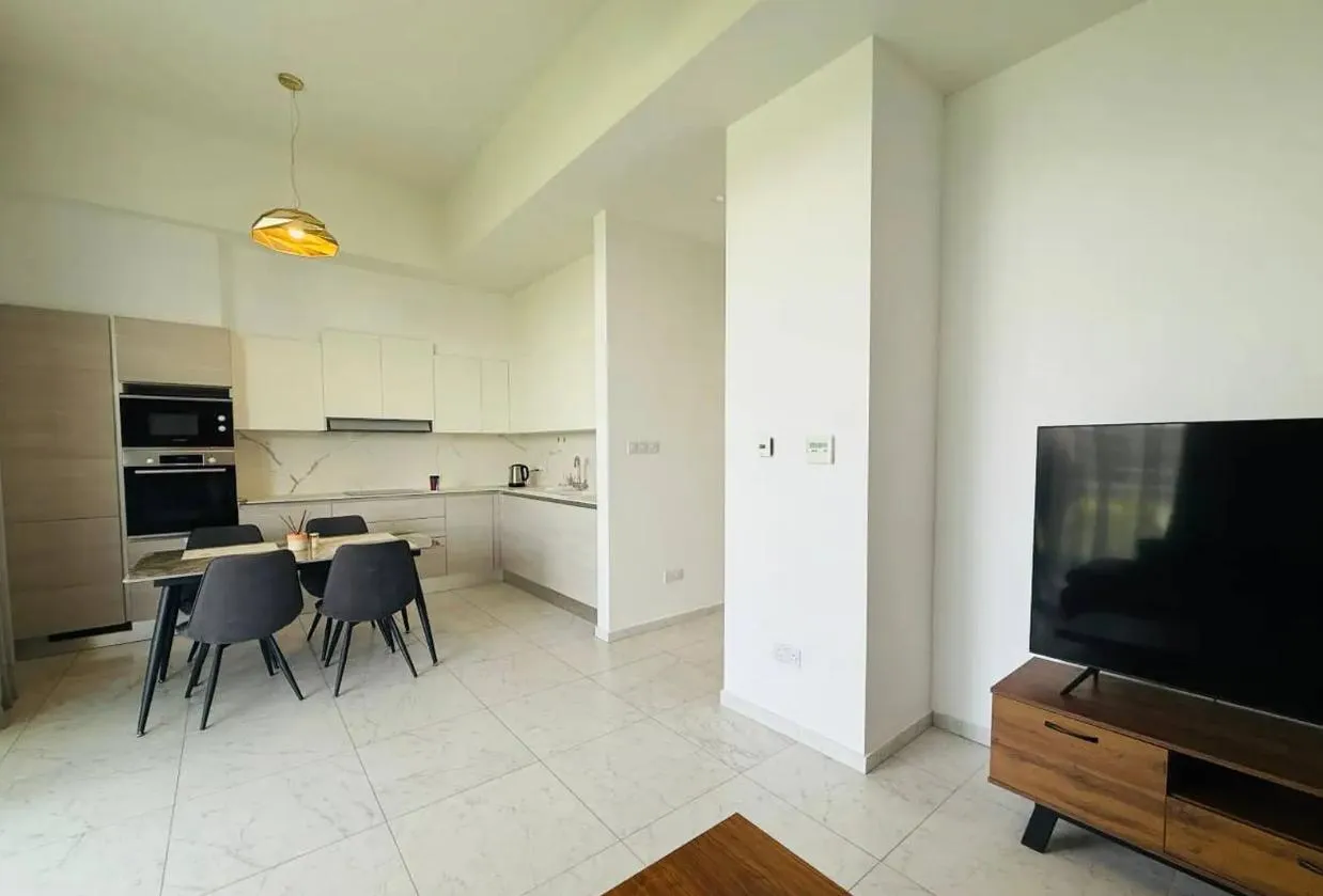 3-bedroom apartment in Limassol № 240799 3