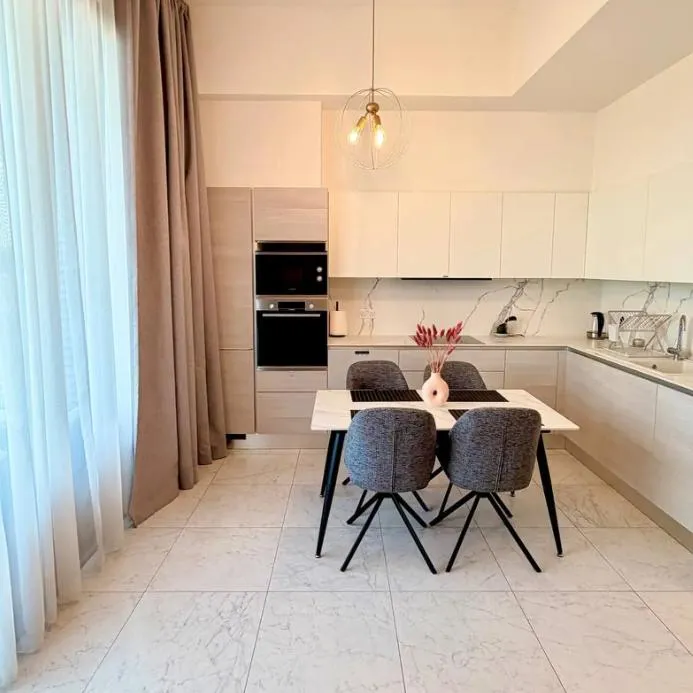 2-bedroom apartment in Limassol № 240807 3