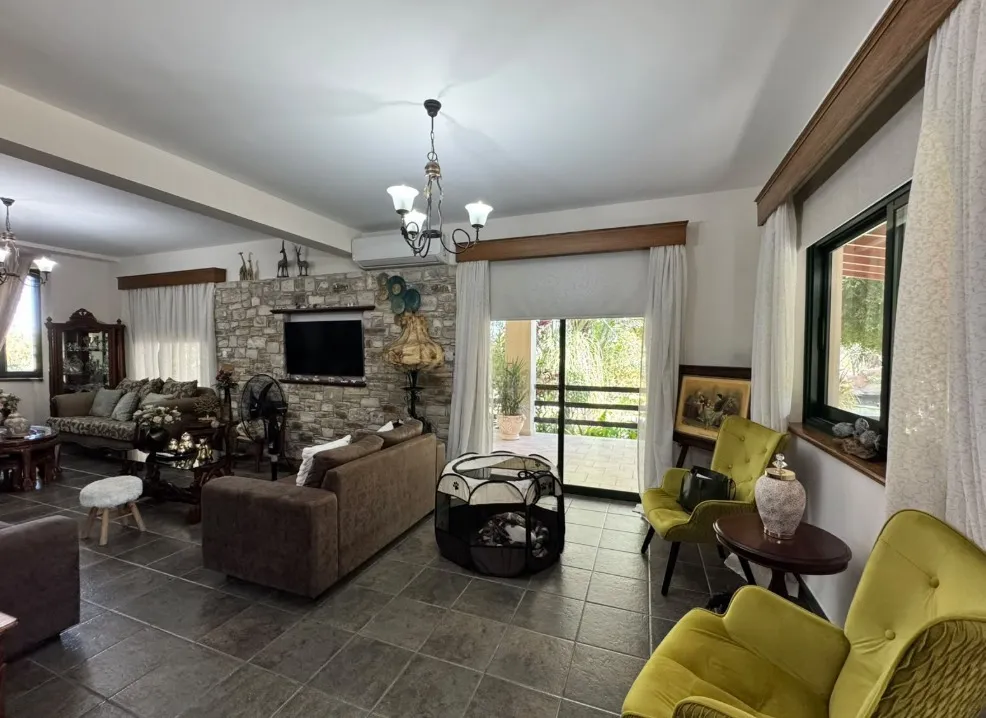4-bedroom villa in Larnaca № 240844 8