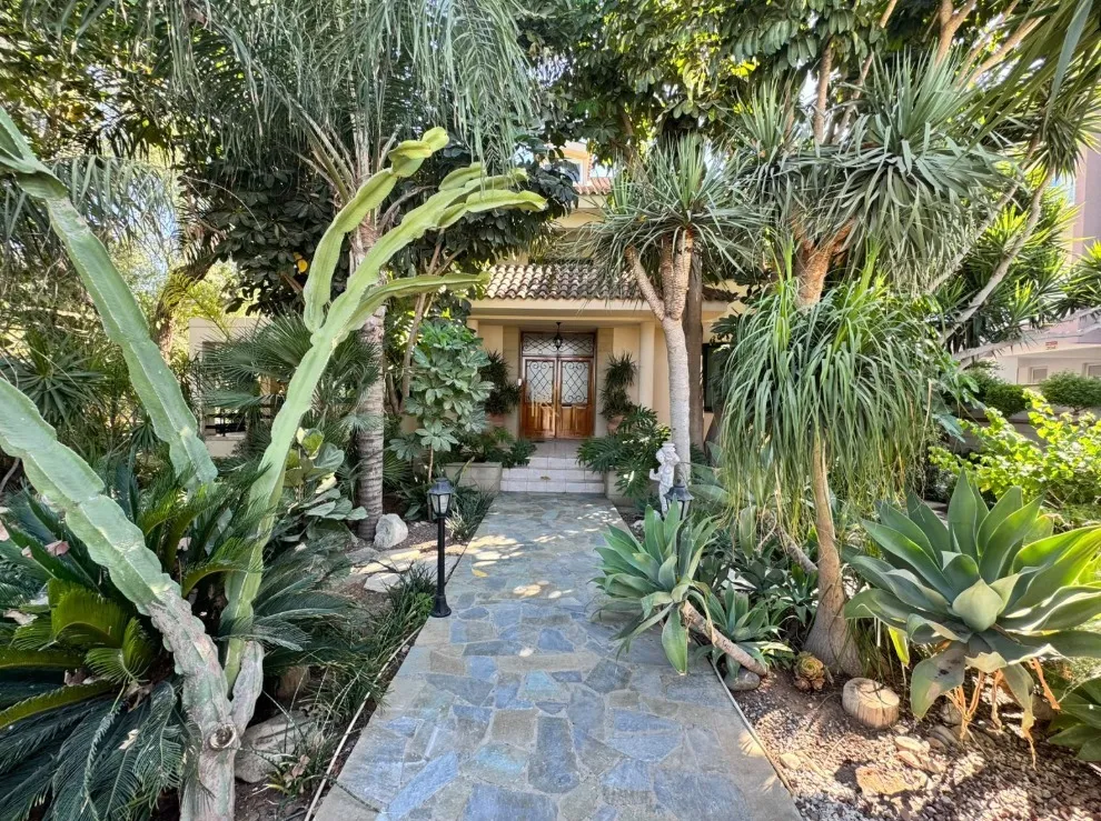 4-bedroom villa in Larnaca № 240844 19